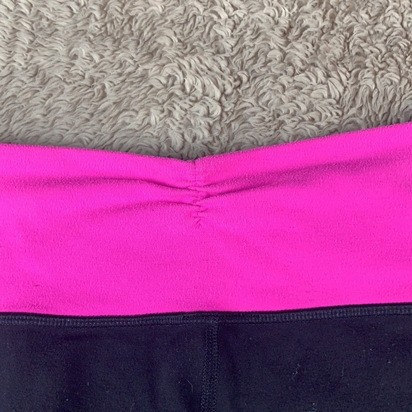 Lululemon Gather & Crow Crop Legging Pink & Black - Picture 9 of 12